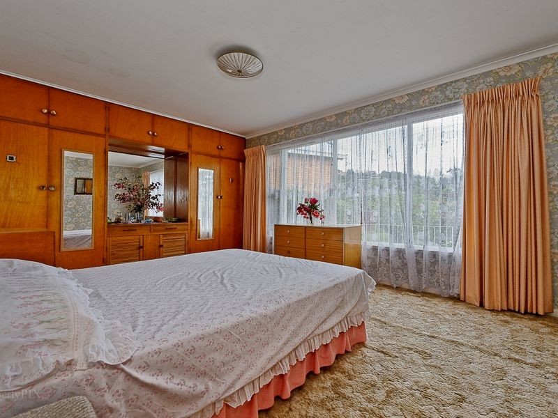 27 Ashbourne Grove, West Moonah TAS 7009