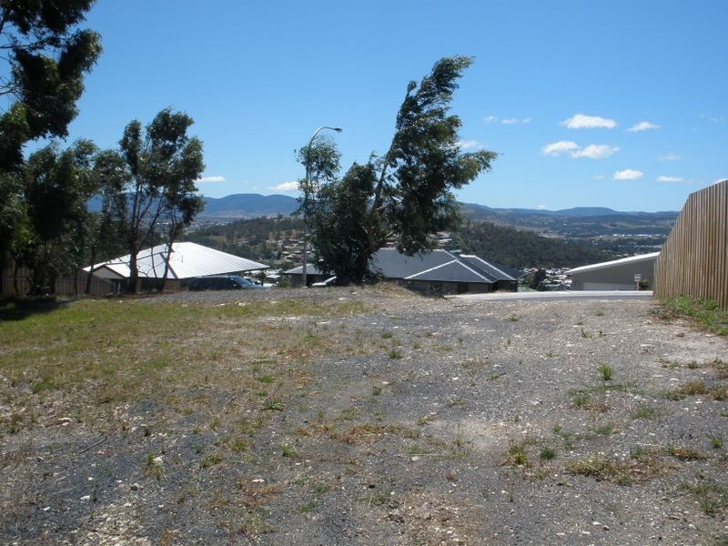16 Travers Court, Claremont TAS 7011