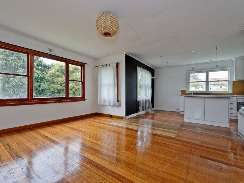 1 Moreton Crescent, Claremont TAS 7011