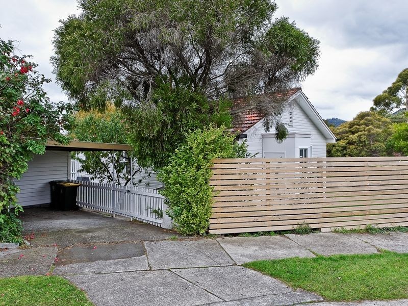 1 Moreton Crescent, Claremont TAS 7011