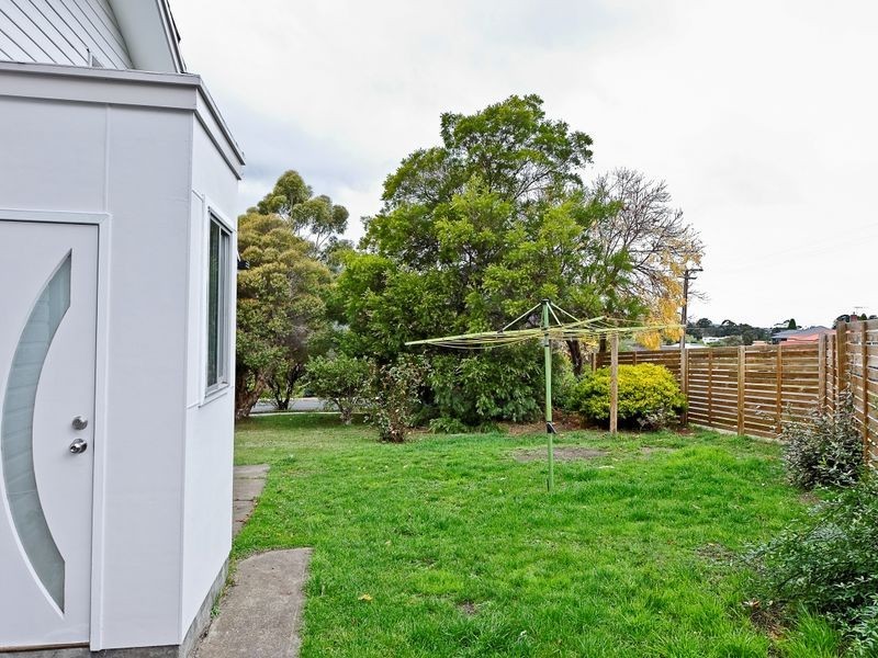 1 Moreton Crescent, Claremont TAS 7011