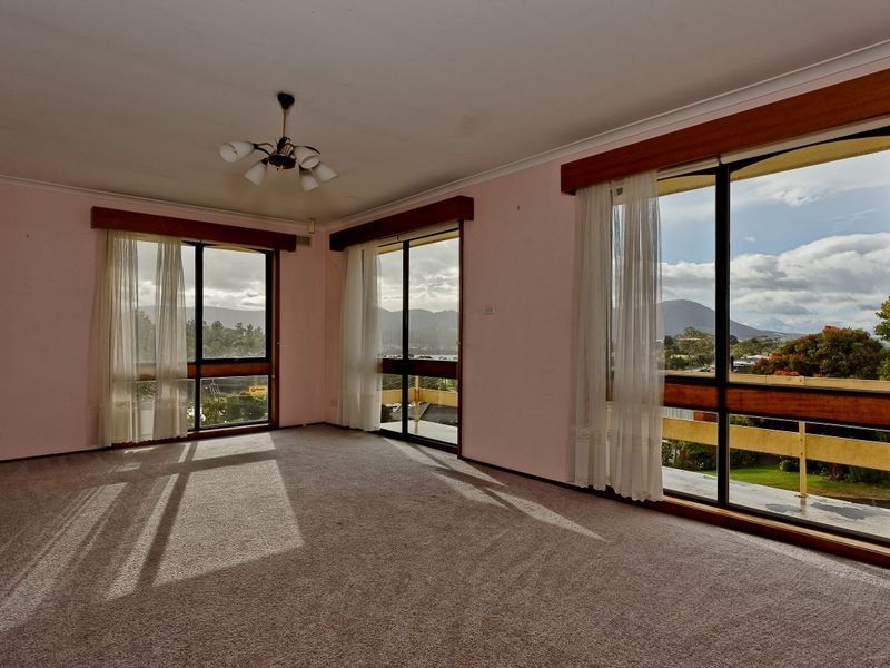 14 Arncliffe Road, Austins Ferry TAS 7011