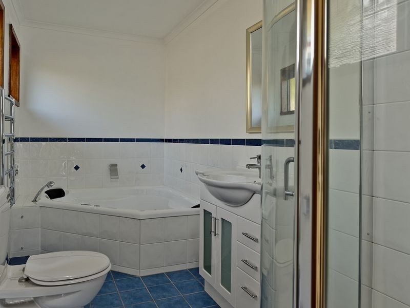 14 Arncliffe Road, Austins Ferry TAS 7011