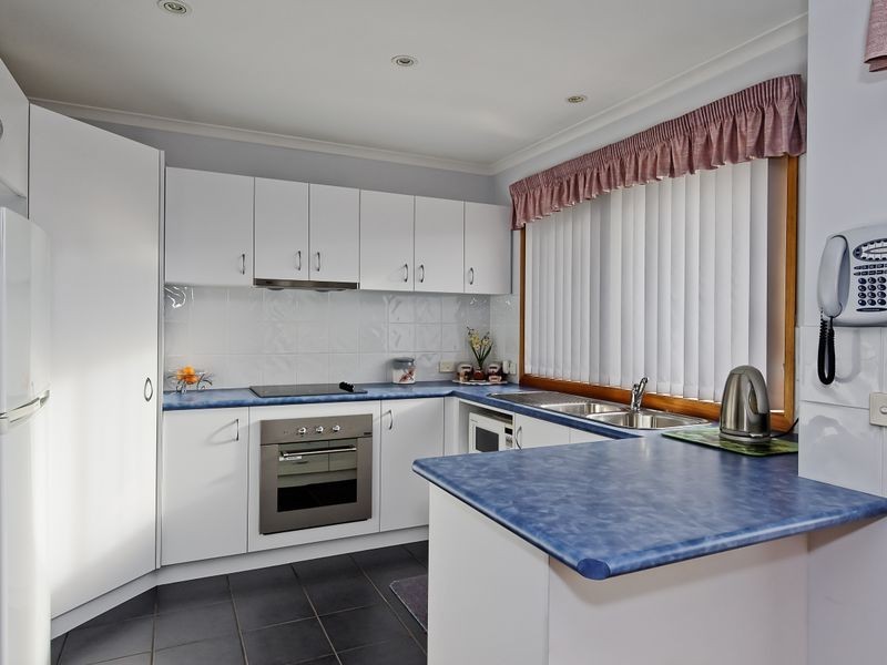 2/14 Pelican Close, Claremont TAS 7011