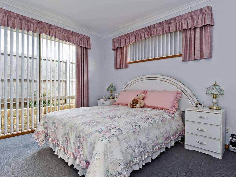 2/14 Pelican Close, Claremont TAS 7011