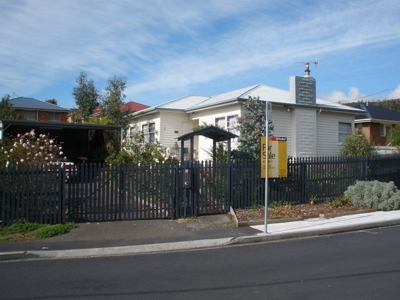 21 Russell Road, Claremont TAS 7011