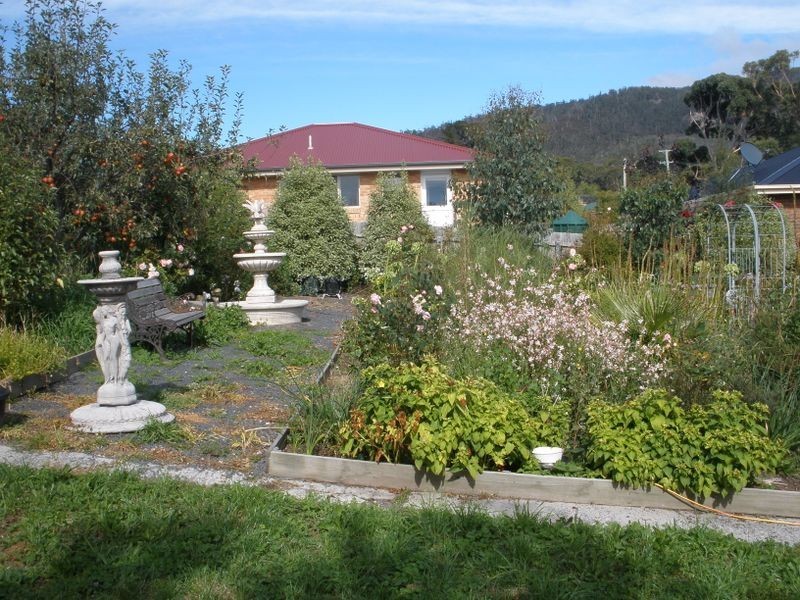 21 Russell Road, Claremont TAS 7011