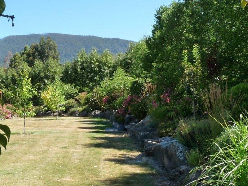 ‘Birchwood Lachlan Road, Lachlan TAS 7140