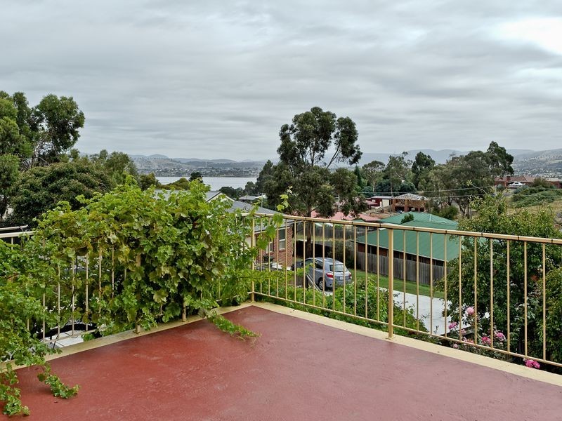 8 Louise Road, Austins Ferry TAS 7011