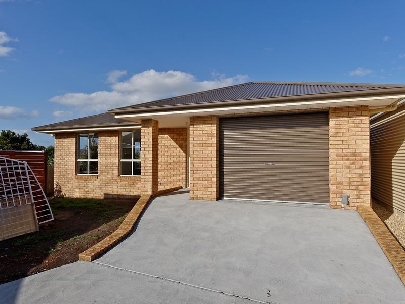 2/11 Amaroo Road, Austins Ferry TAS 7011