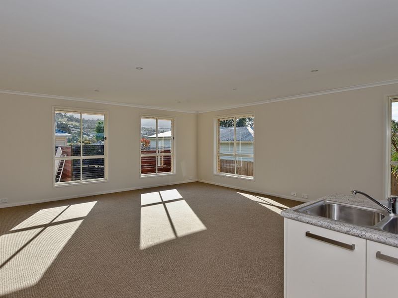 2/11 Amaroo Road, Austins Ferry TAS 7011