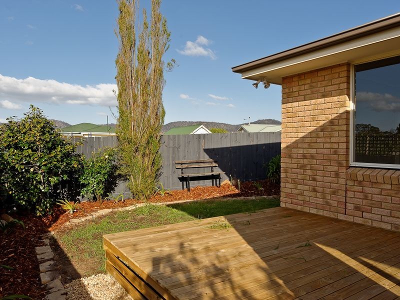 2/11 Amaroo Road, Austins Ferry TAS 7011