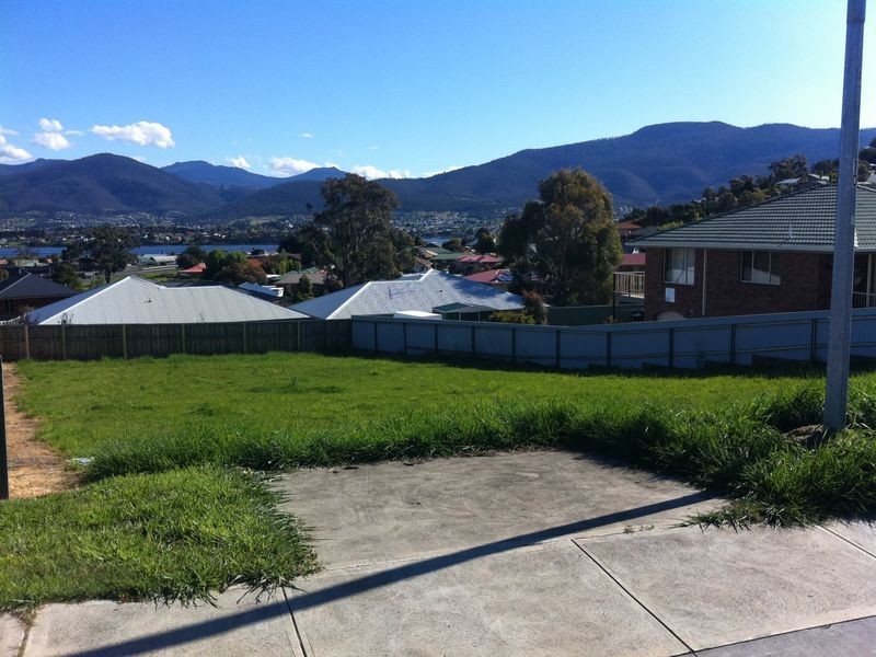 33 Clives Avenue, Old Beach TAS 7017