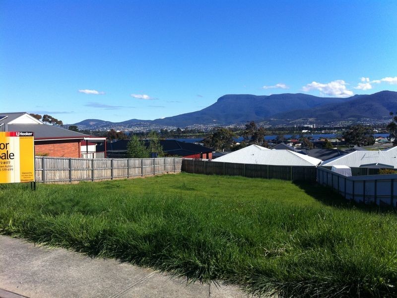 33 Clives Avenue, Old Beach TAS 7017