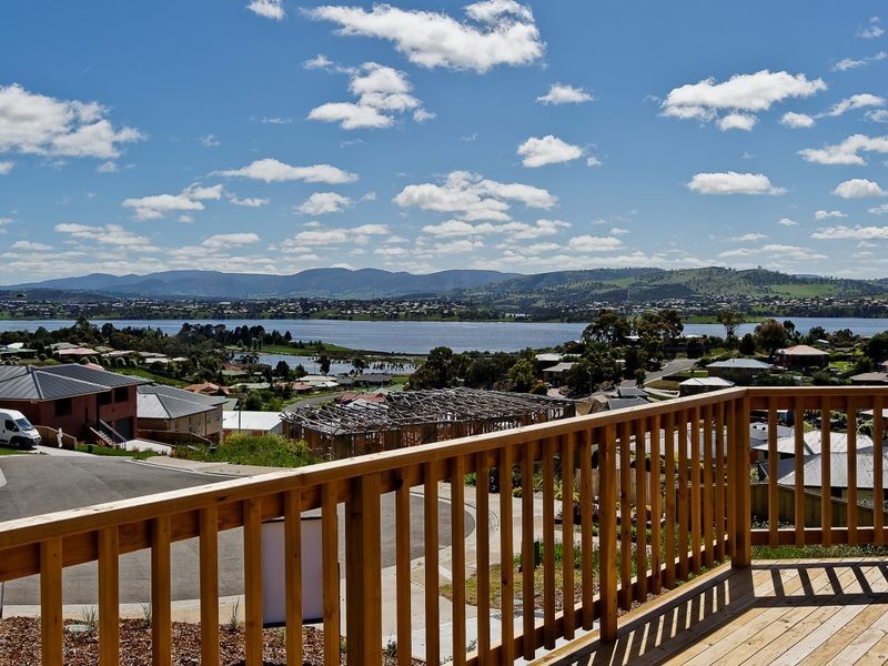 24 Navigators Rise, Granton TAS 7030