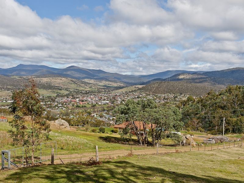Saddle Road, New Norfolk TAS 7140