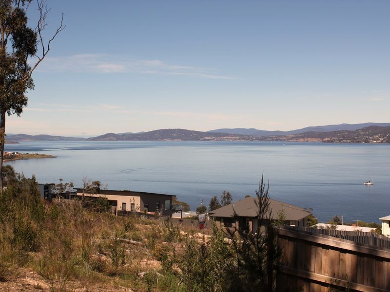556 Oceana Drive, Howrah TAS 7018