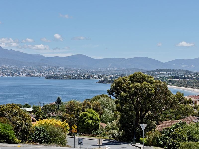454 Oceana Drive, Howrah TAS 7018