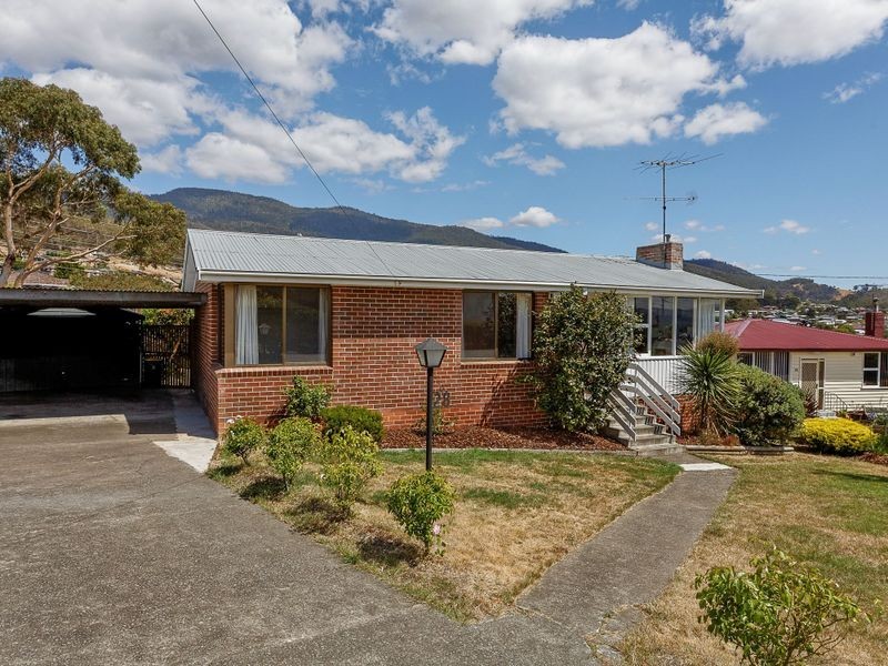 28 Centenary Crescent, Claremont TAS 7011