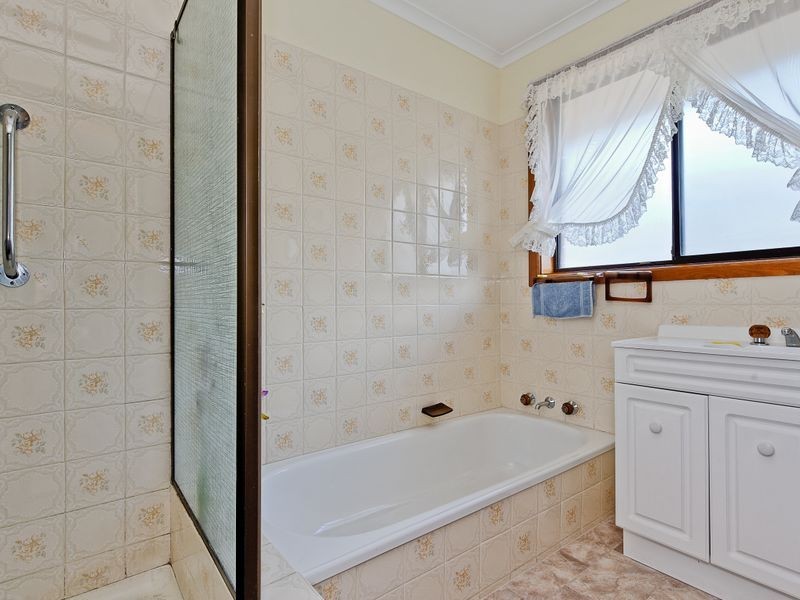 2/8 Taylor Court, Rosetta TAS 7010