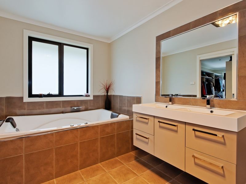 11 Redlands Drive, Rosetta TAS 7010