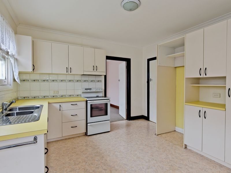 21 Russell Road, Claremont TAS 7011