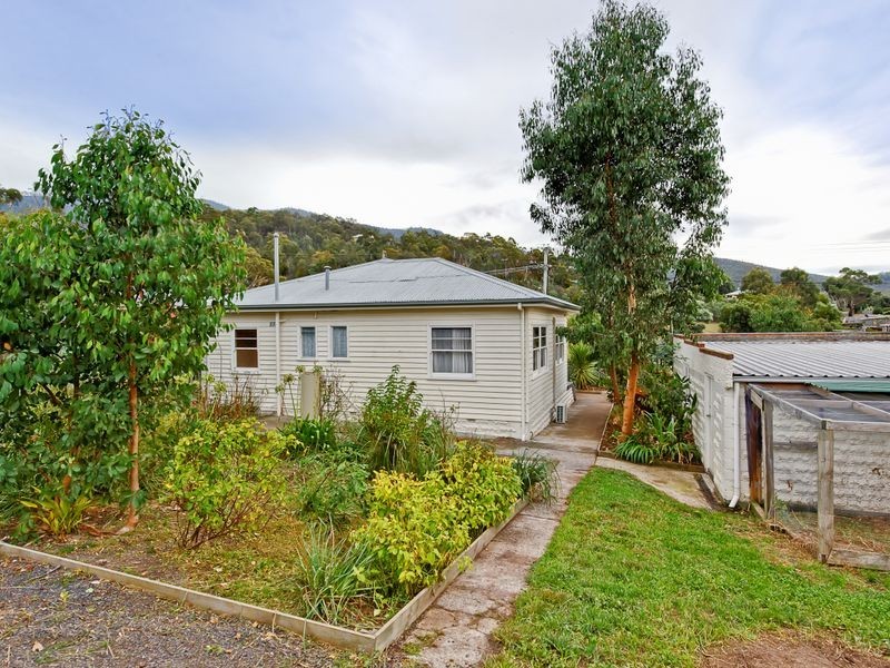 21 Russell Road, Claremont TAS 7011