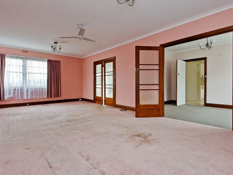 21 Russell Road, Claremont TAS 7011