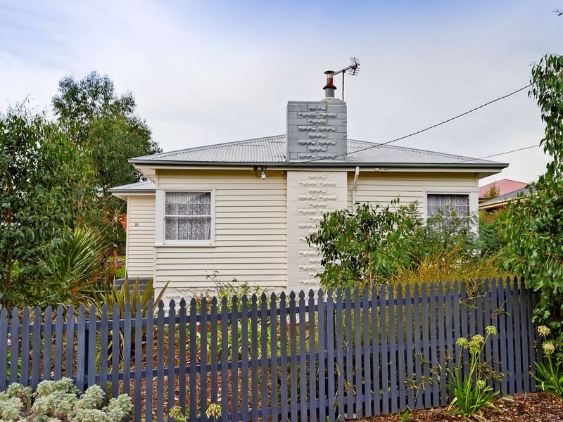 21 Russell Road, Claremont TAS 7011
