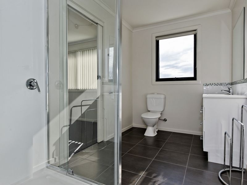 2/9 Kenbrae Avenue, Glenorchy TAS 7010