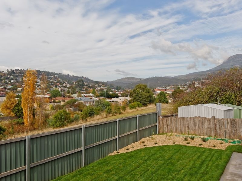 2/21 Norman Circle, Glenorchy TAS 7010