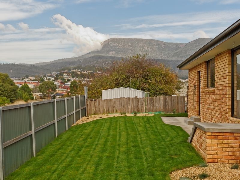 2/21 Norman Circle, Glenorchy TAS 7010