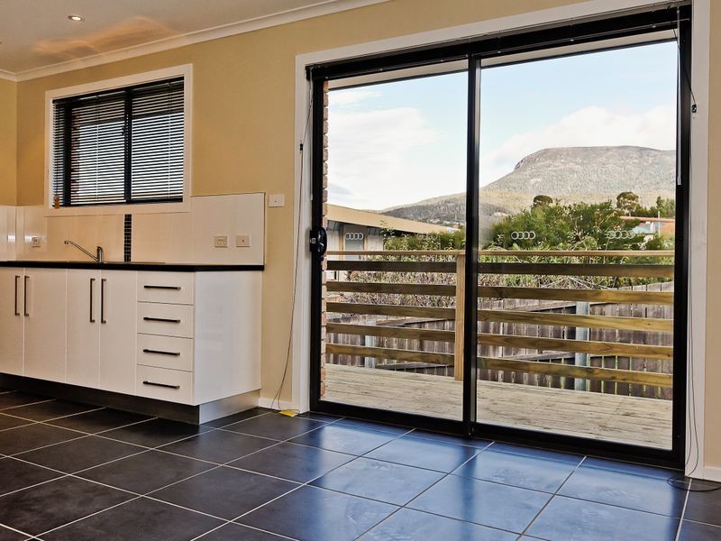 2/9 Sussex Street, Glenorchy TAS 7010