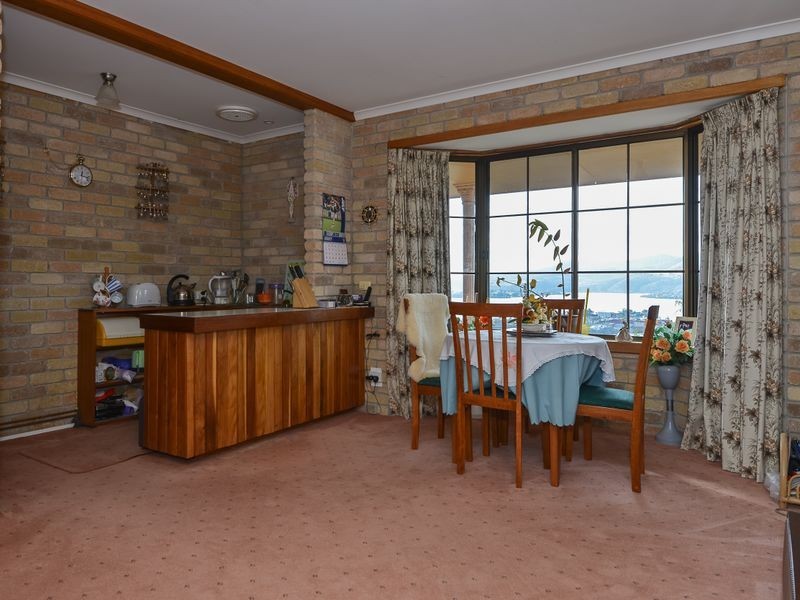 12 Officer Street, Rosetta TAS 7010