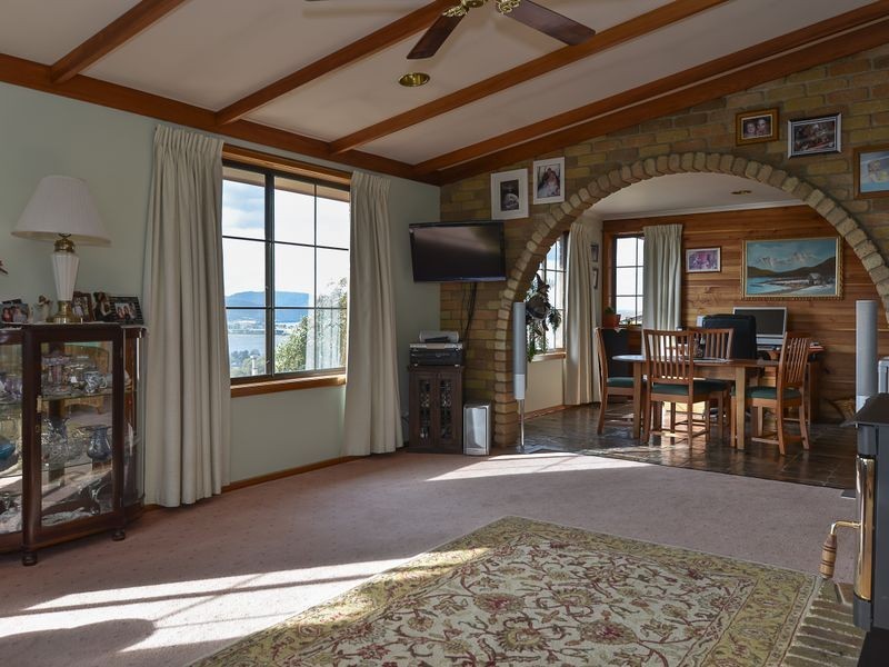 12 Officer Street, Rosetta TAS 7010