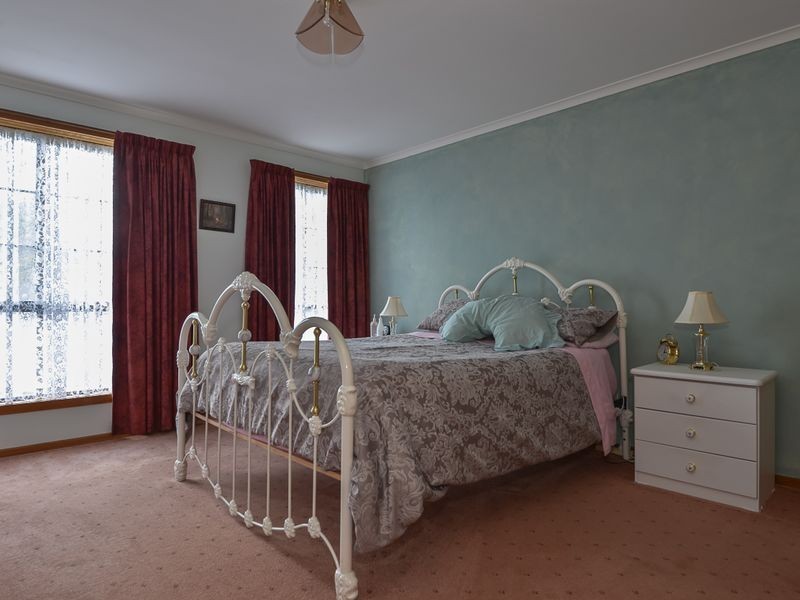 12 Officer Street, Rosetta TAS 7010