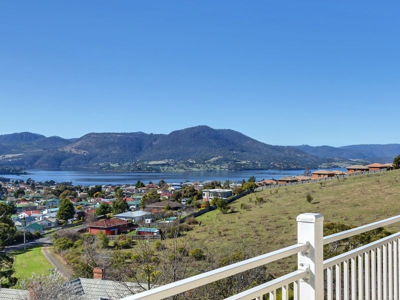 17 Wallcrest Road, Berriedale TAS 7011