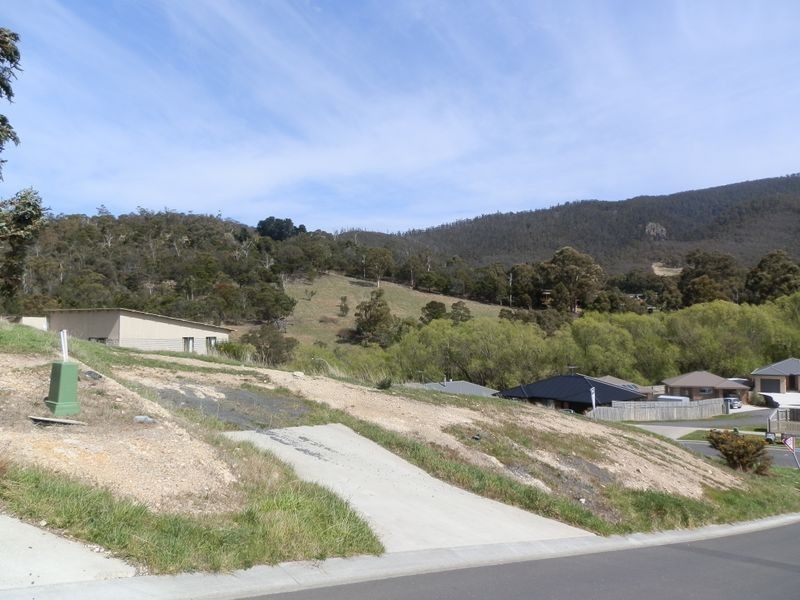 2 Travers Court, Claremont TAS 7011