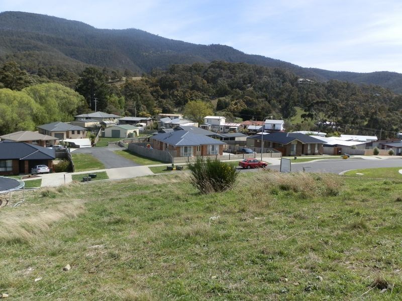 2 Travers Court, Claremont TAS 7011