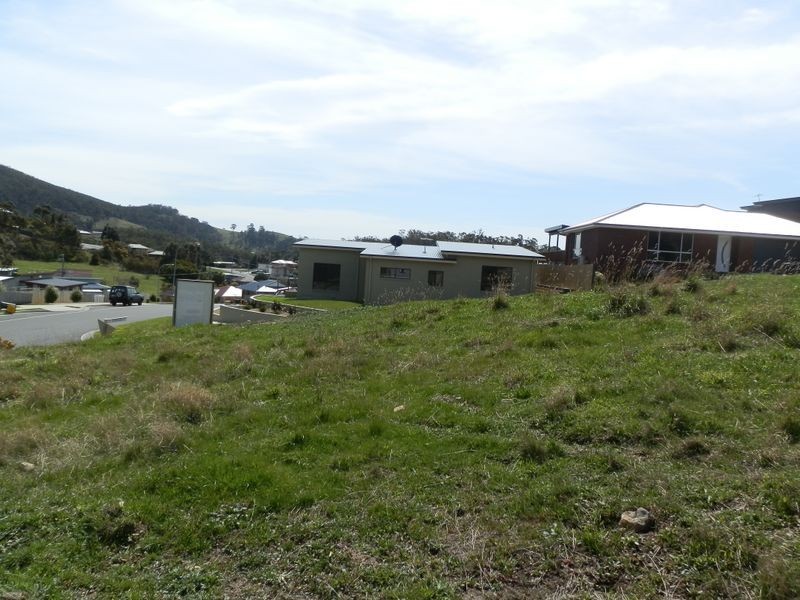 2 Travers Court, Claremont TAS 7011