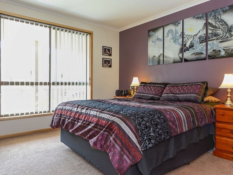 1 Cash Court, Austins Ferry TAS 7011