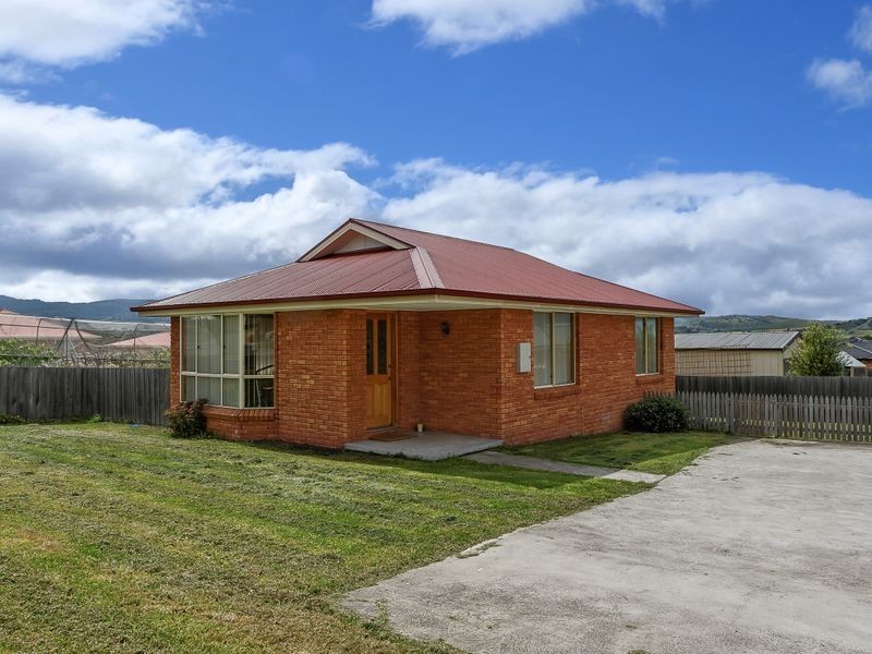 1/1 Alice Place, Brighton TAS 7030