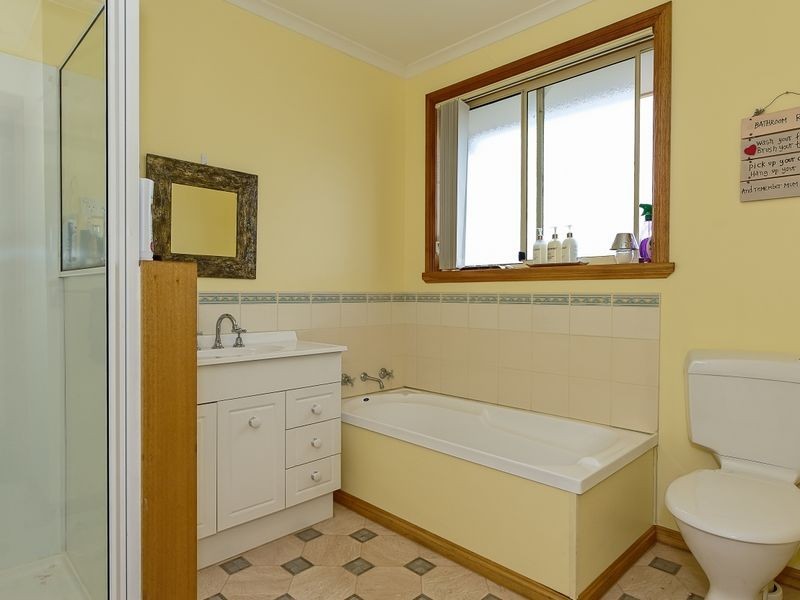 1/1 Alice Place, Brighton TAS 7030