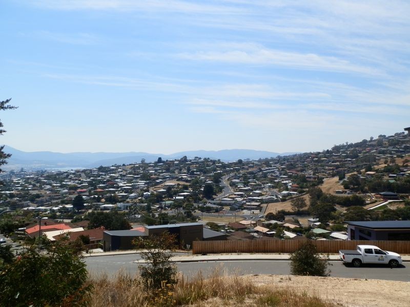 22 Donald Court, Glenorchy TAS 7010