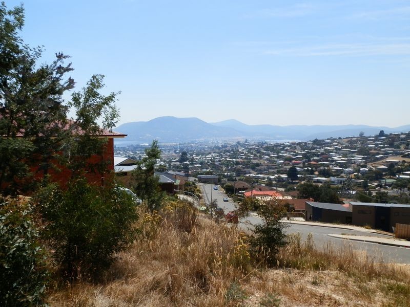 22 Donald Court, Glenorchy TAS 7010