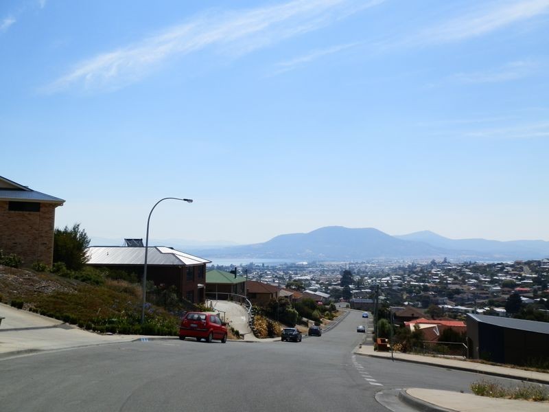 22 Donald Court, Glenorchy TAS 7010