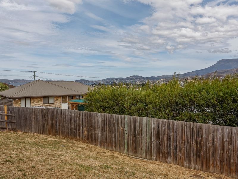 1/11 Chatterton Court, Claremont TAS 7011