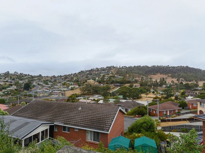2/9 Donald Court, Glenorchy TAS 7010