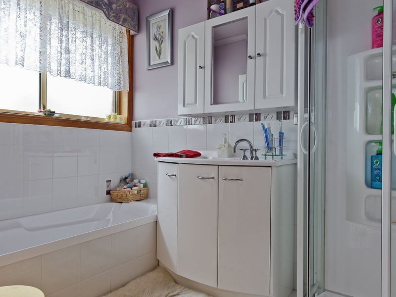 16 Vermont Court, Berriedale TAS 7011