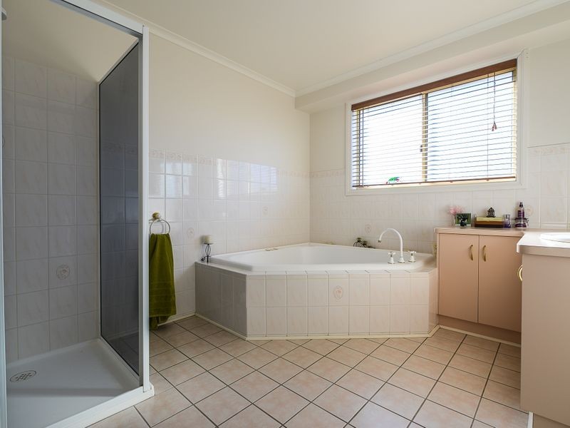 42 Reynolds Road, Midway Point TAS 7171